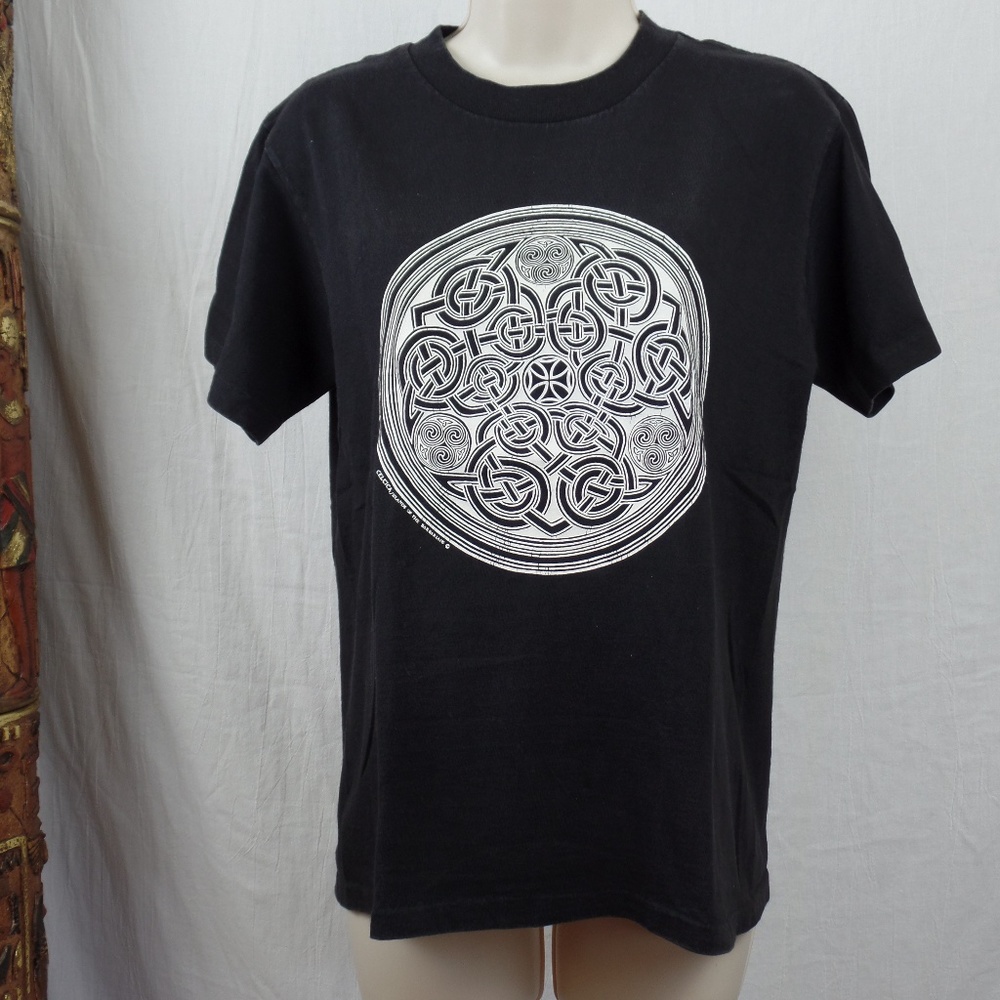 Celtic design black cotton t shirt size small